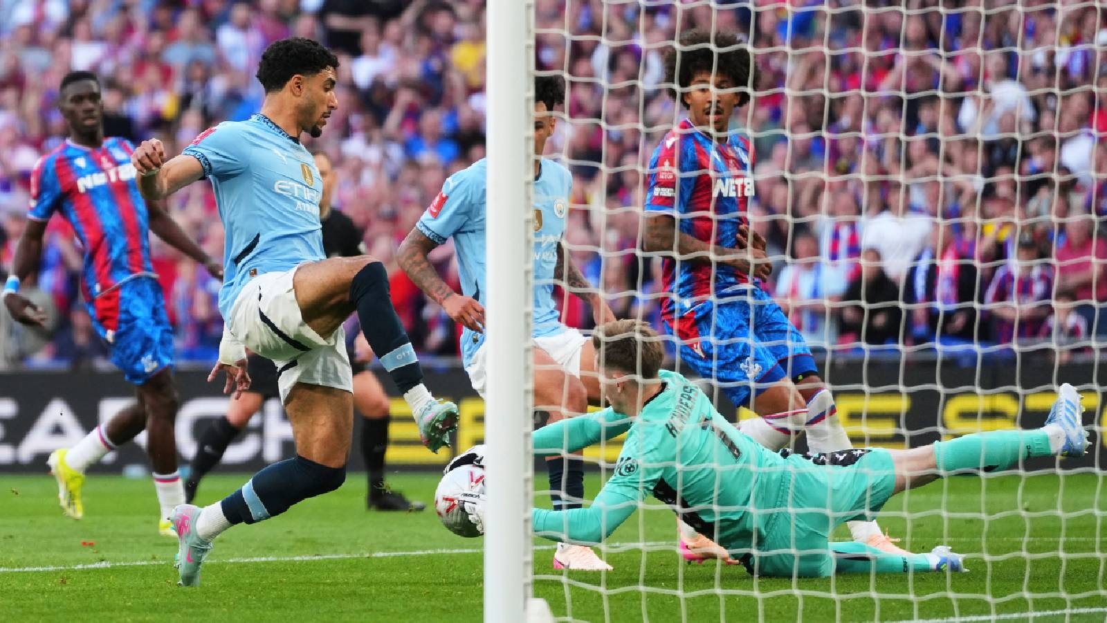 ‘I knew which way he was going': Crystal Palace goalkeeper Dean Henderson on saving Omar Marmoush penalty in FA Cup final