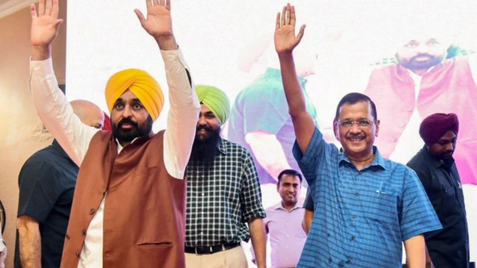 A village declares itself drug-free, residents hail Mann, his campaign