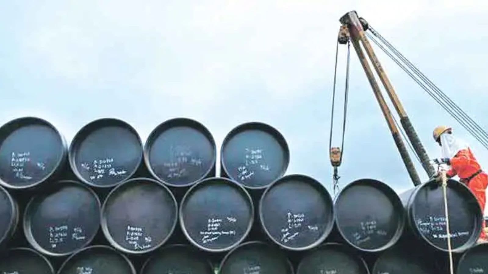 India's Russian oil imports at 9-month high in April; uptick in US crude volumes