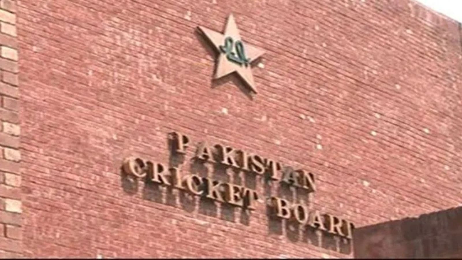 Pakistan Cricket Board decides to postpone PSL