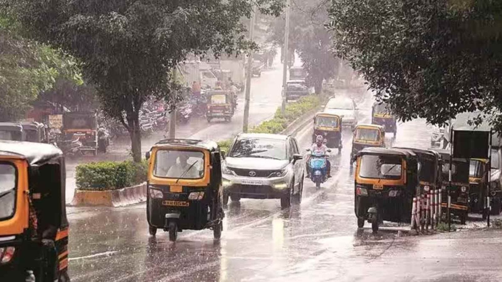 Monsoon arrives in Pune a fortnight ahead; heavy rainfall leads to flooding in areas including Baramati, Indapur