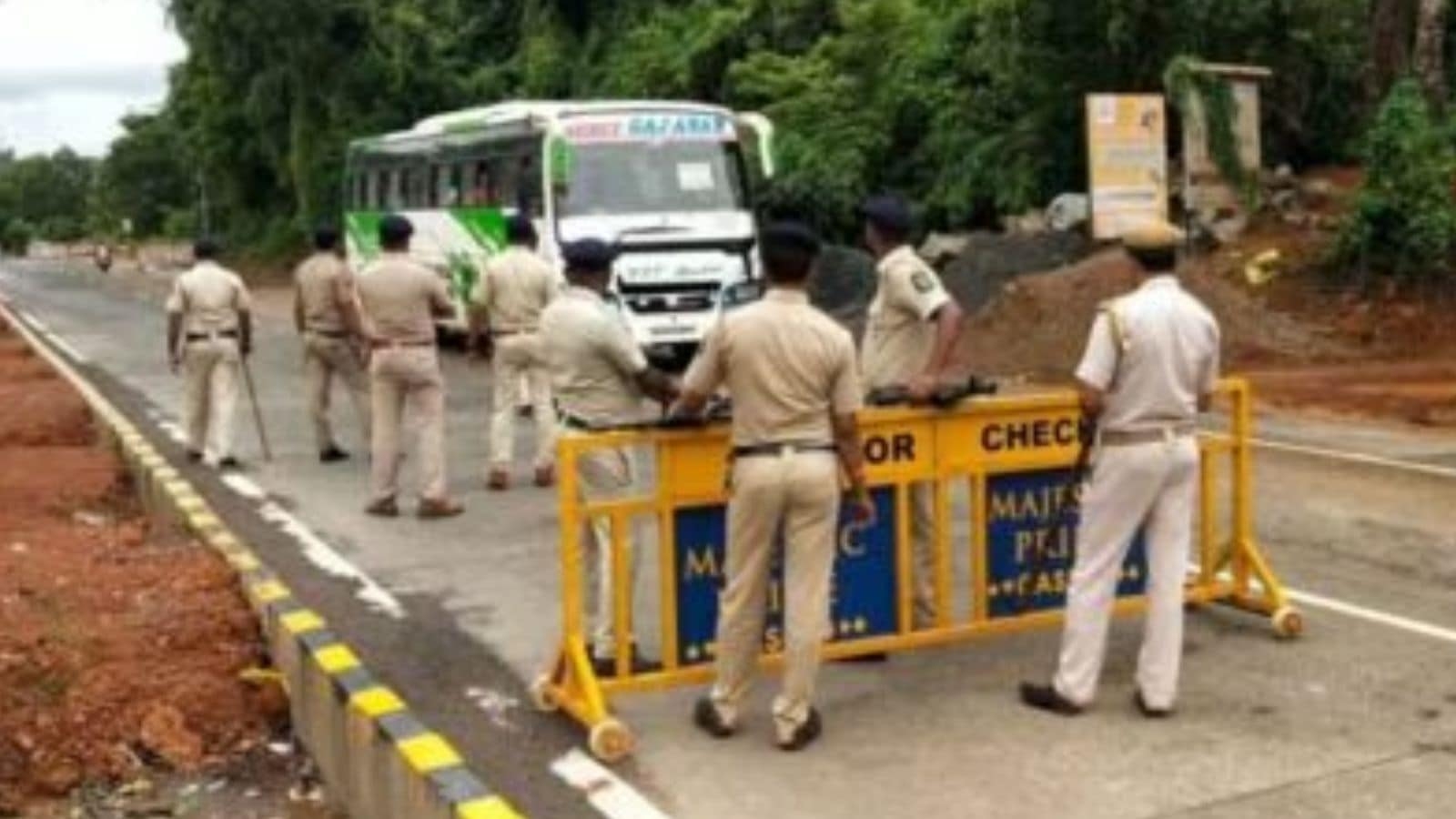 Why Maharashtra will soon close all 22 RTO border checkposts