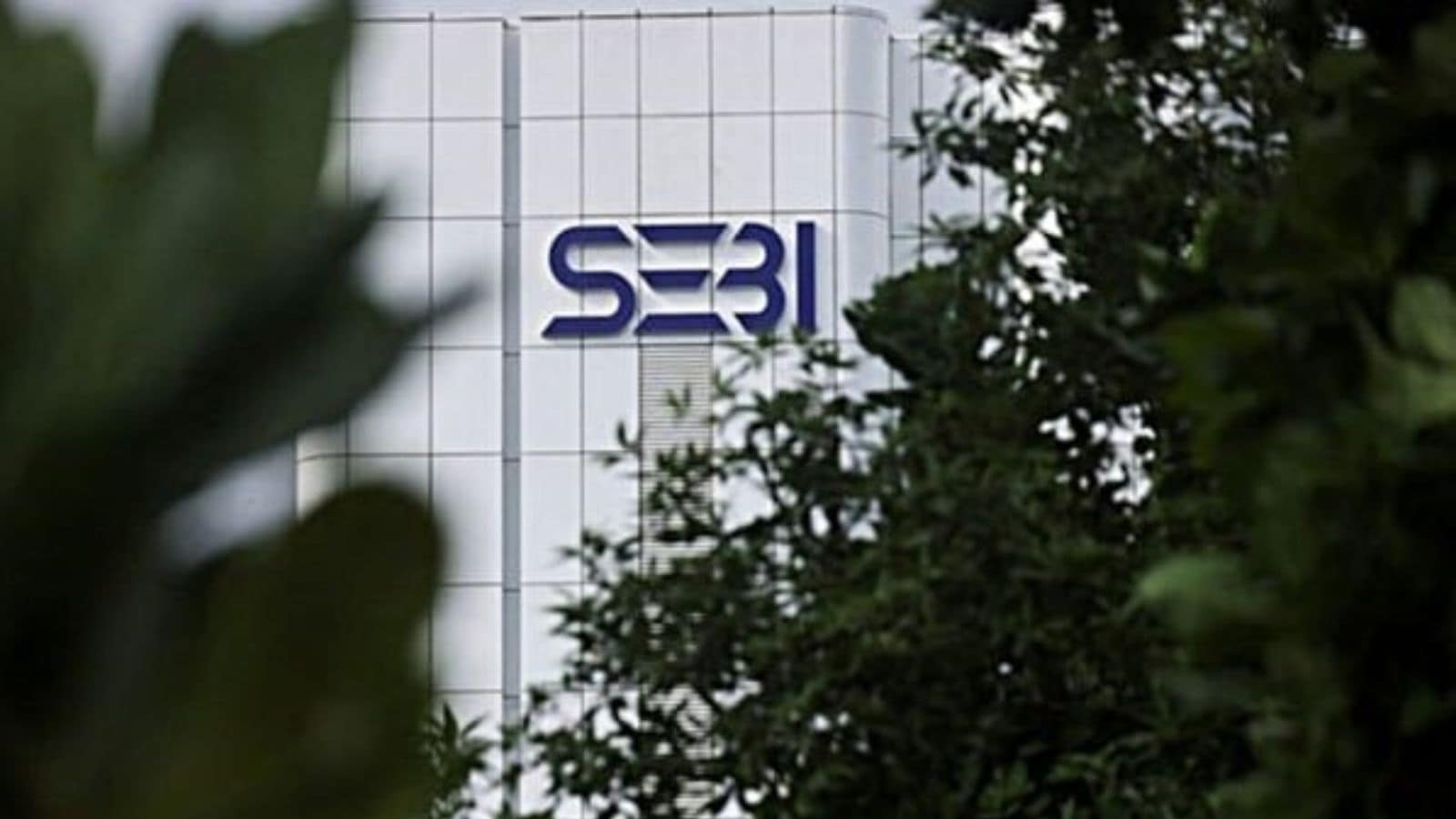SEBI bars Synoptics Technologies, promoters for siphoning off IPO funds