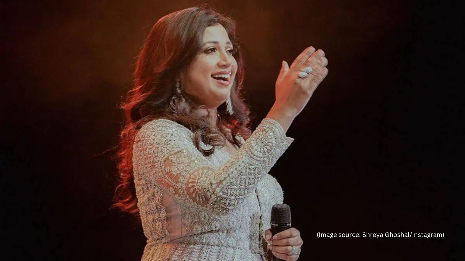 Fan travels ‘12,000 km' to see Shreya Ghoshal live in Mumbai on his birthday; singer gives him a sweet shoutout