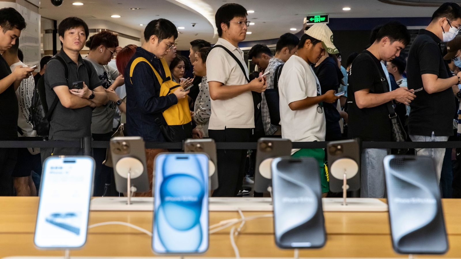 Chinese sales of foreign phone makers, including Apple, drop 9.7% in May