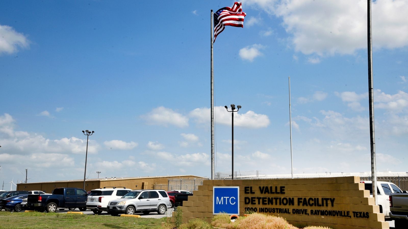 US official's email on gang assessment sparks concern in intelligence agencies