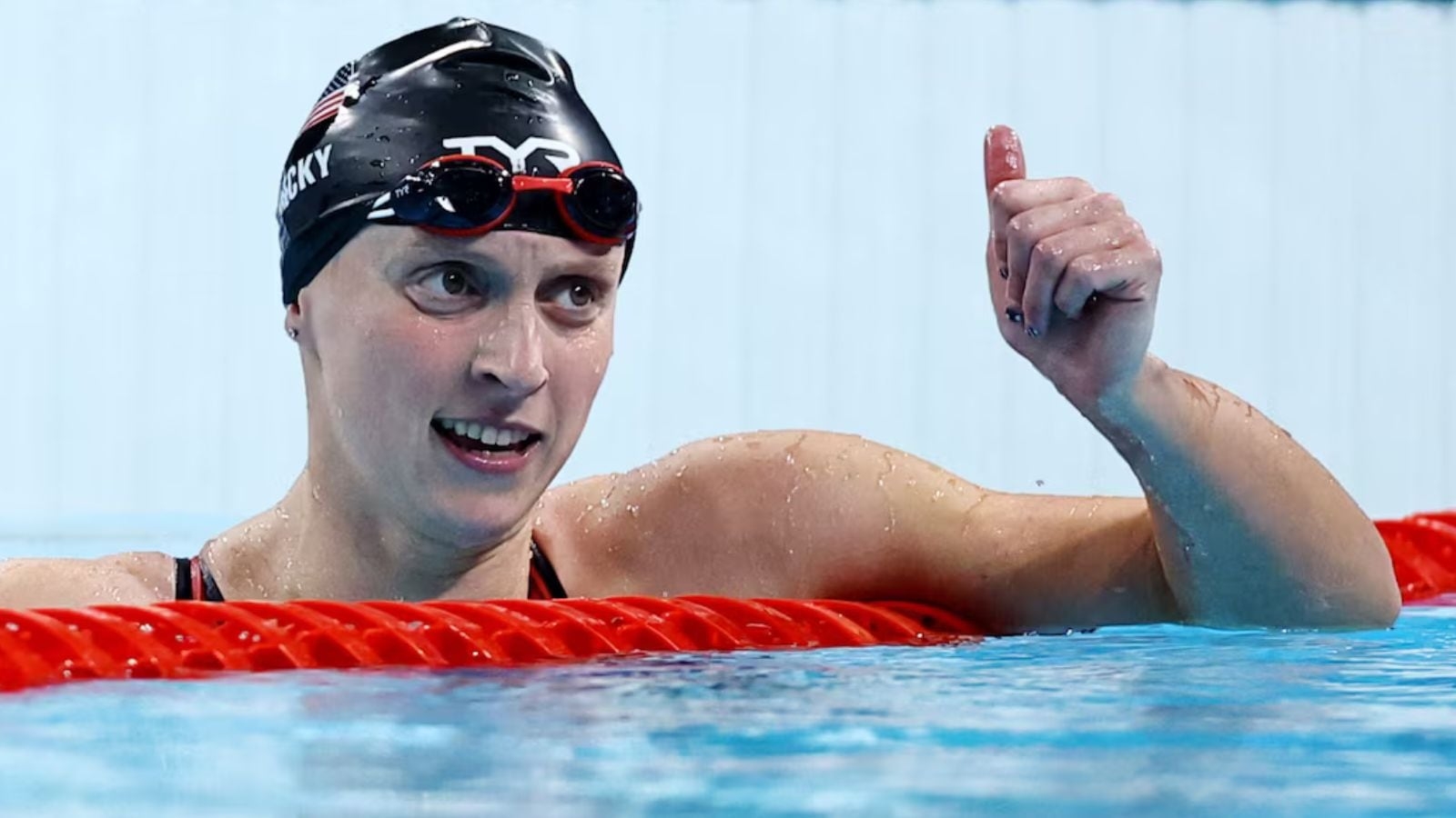 Swimmer Katie Ledecky breaks 800m freestyle world record