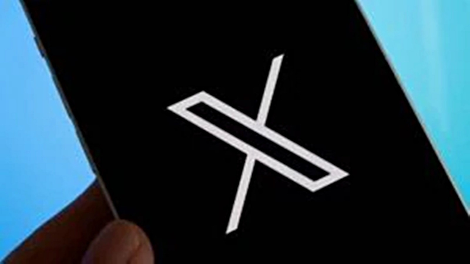 X to test AI-generated Community Notes: What it means for human fact-checkers