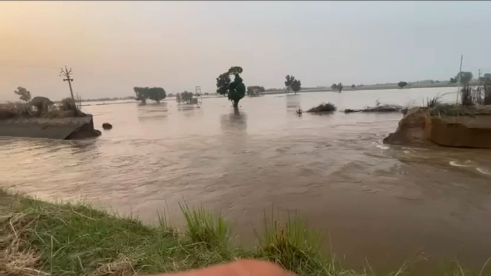 Breach in Punjab's Abohar-Malukpura canal within 24 hours of water release sparks farmers' fury