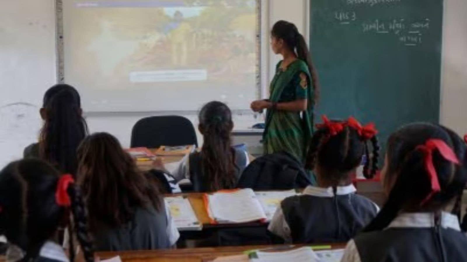 In Delhi-NCR, few private schools stay shut, others continue with offline classes
