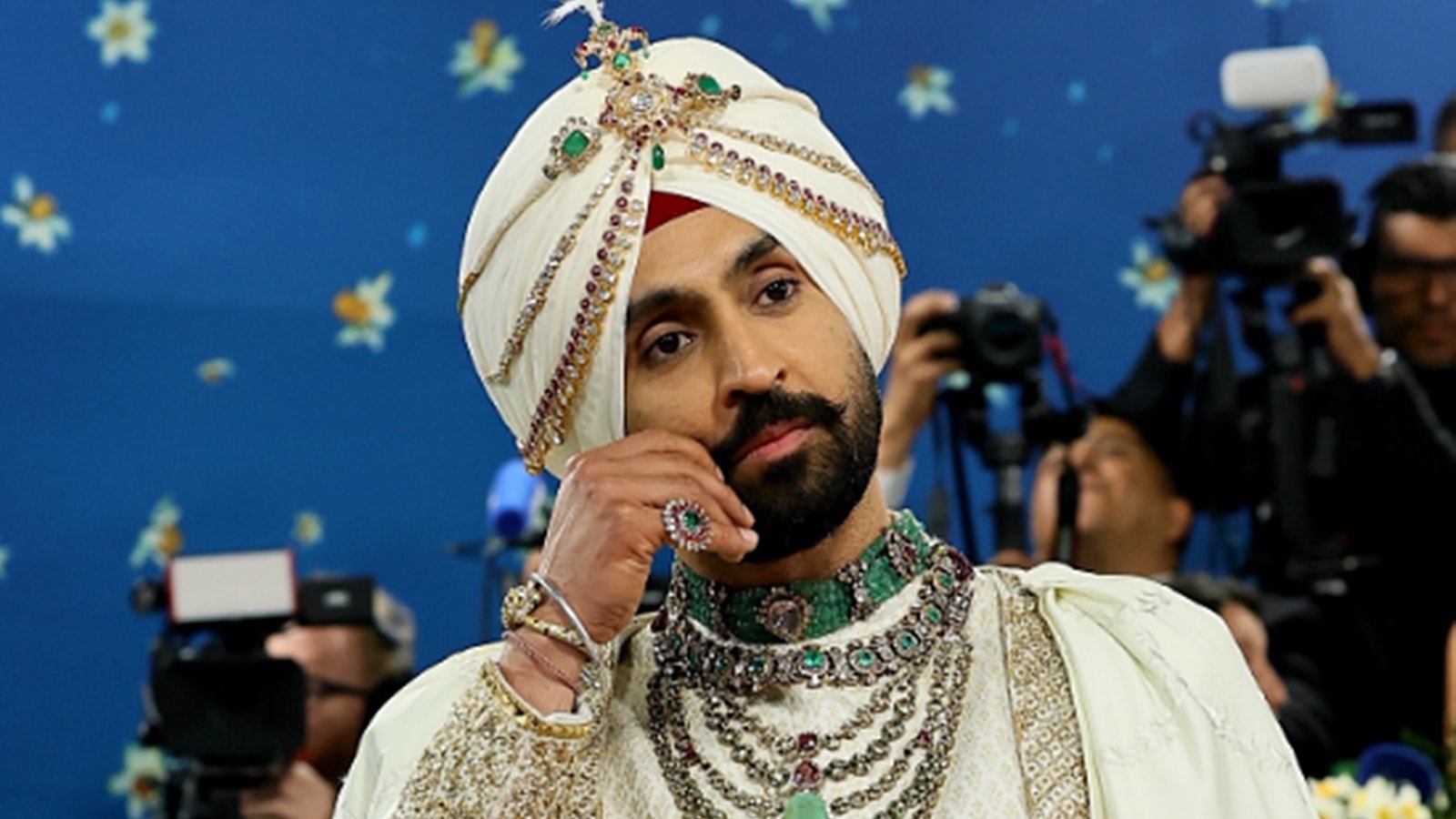 '50 craftsmen worked across 4 days': Go behind the scenes of the making of Diljit Dosanjh's Met Gala look by Prabal Gurung
