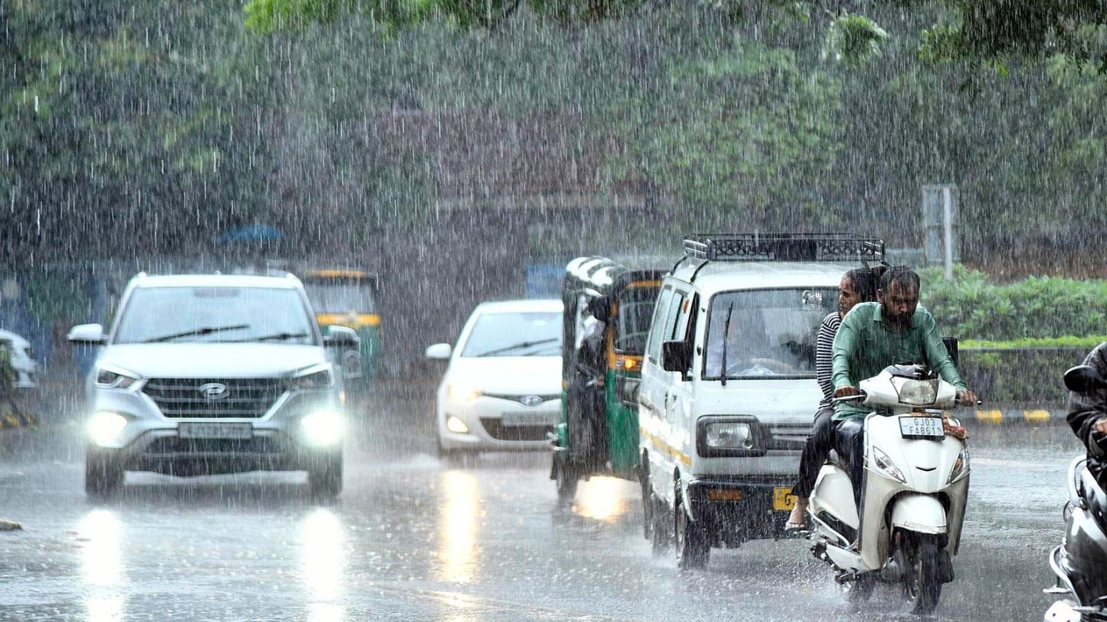 14 killed as rain, thunderstorm hit Gujarat; Congress alleges inaction by govt, demands compensation