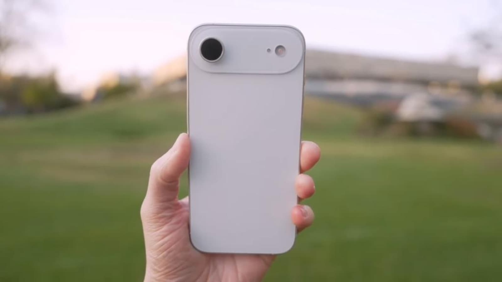 Apple iPhone 17 Air: From design to price, all we know about the Samsung Galaxy S25 competitor