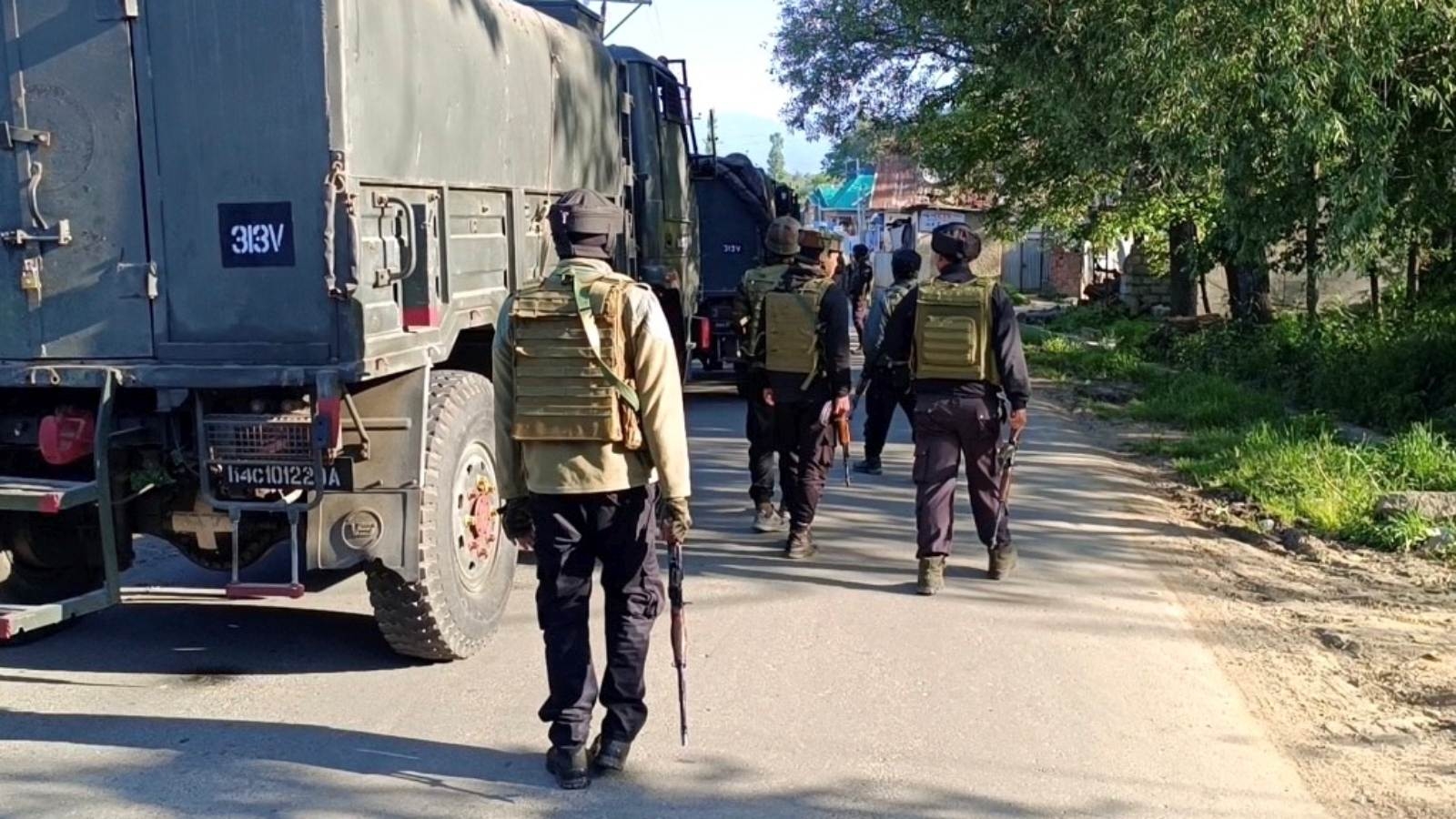Militant killed in encounter in South Kashmir's Tral
