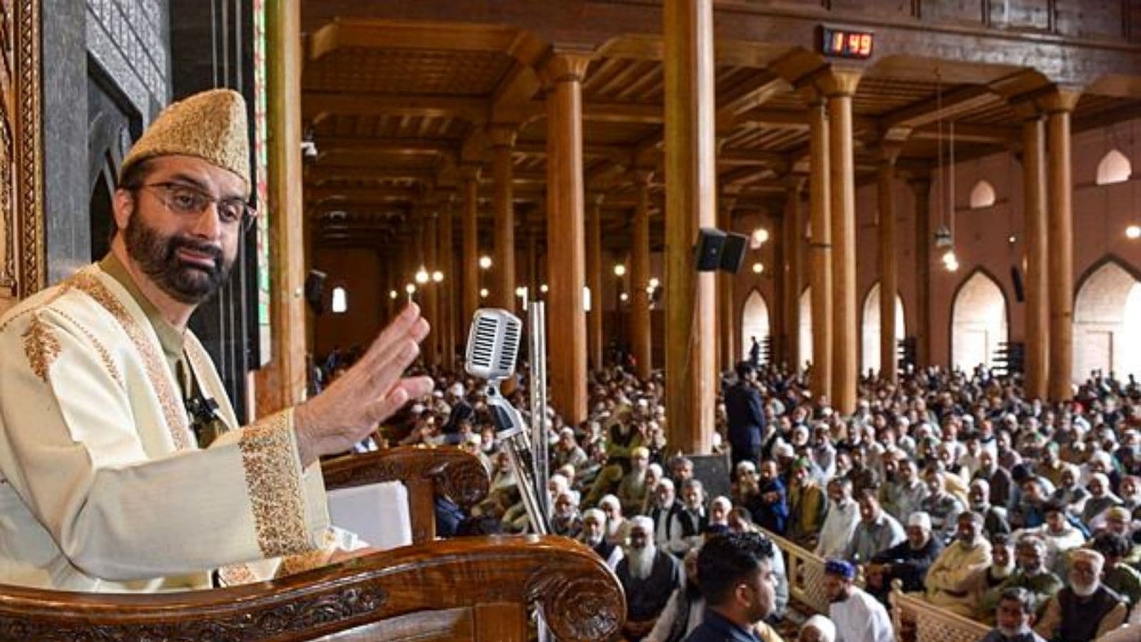 Mirwaiz hopes against war, says Centre must ‘reconsider' deportations, ‘inimical to peace, stability'