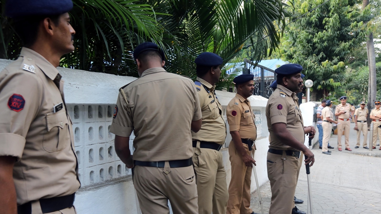 Khaki & crime: Maharashtra police crack the whip; 5 policemen dismissed in 10 days
