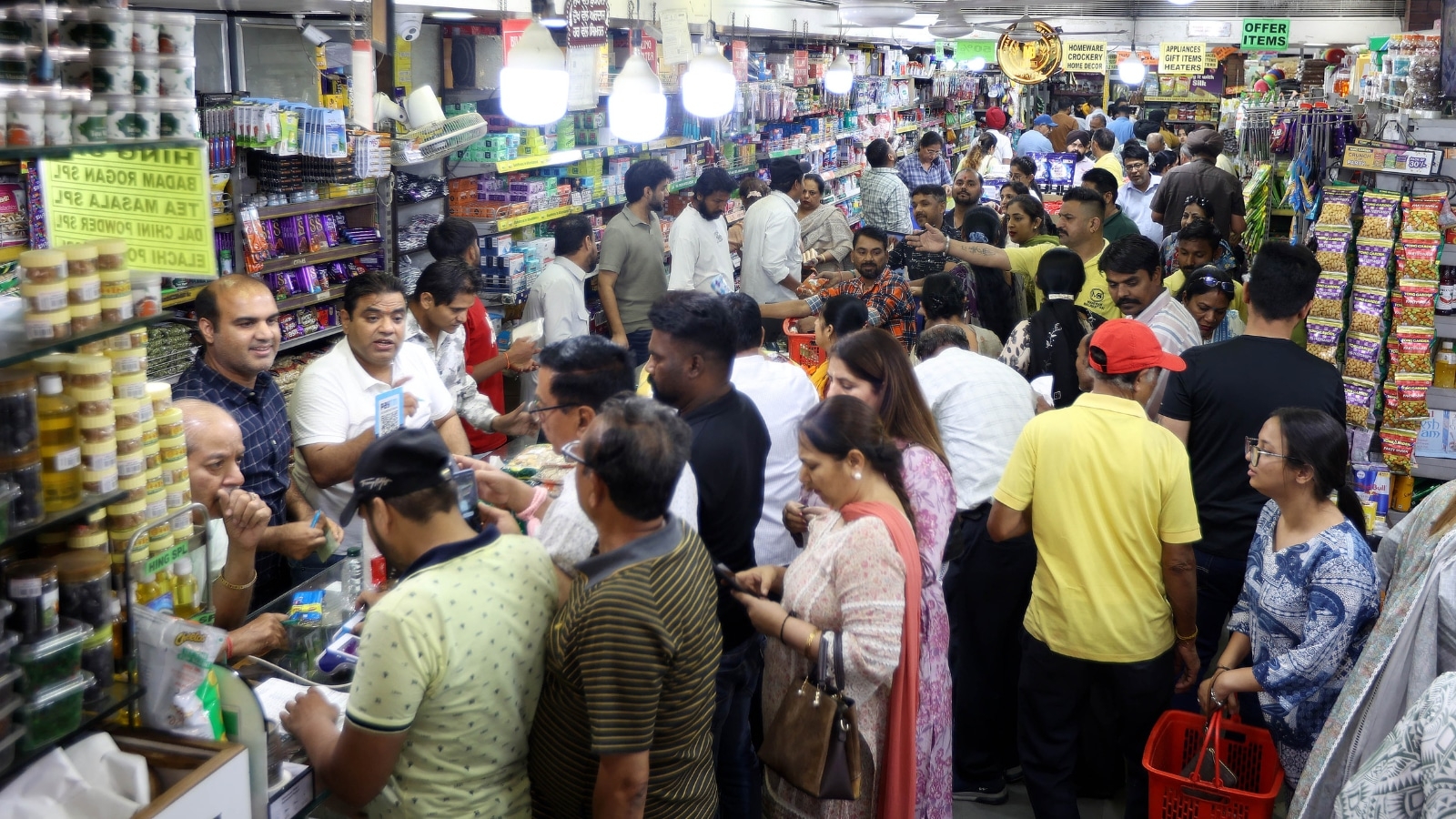 Amid rising border tensions, panic buying peaks in Punjab; authorities caution against hoarding essentials