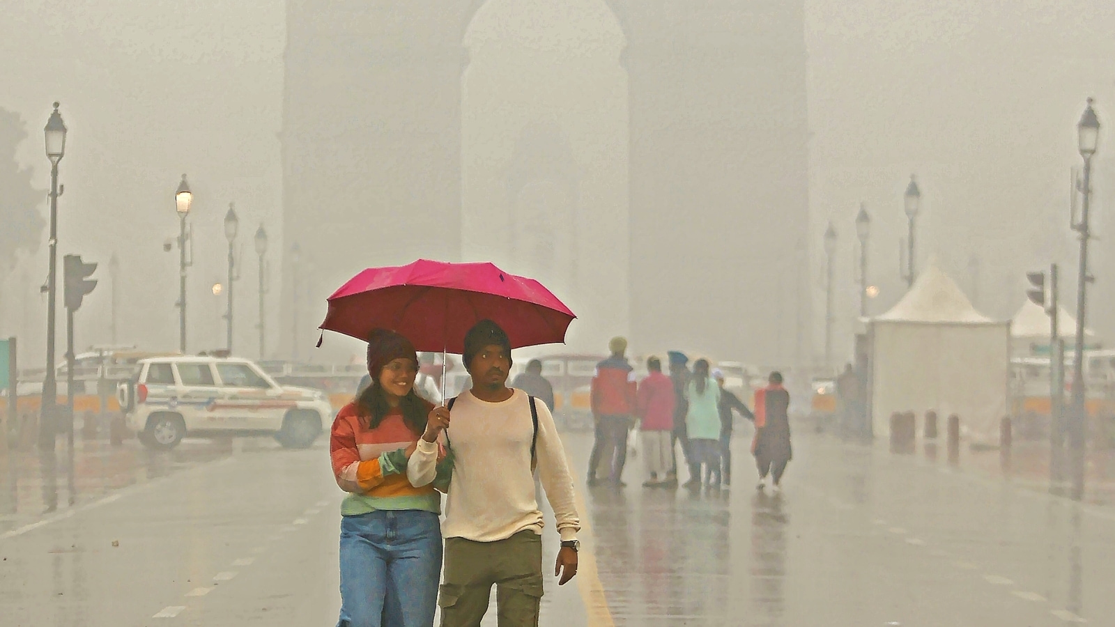 Light rain likely today, GRAP Stage 1 revoked as AQI moderate again