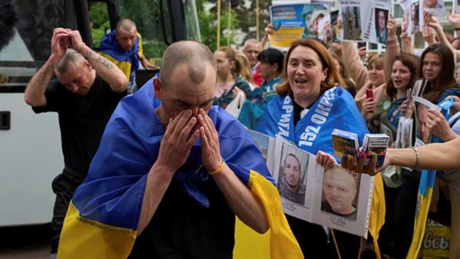 ‘1000 for 1000': In Russia-Ukraine's largest swap, 303 prisoners exchanged