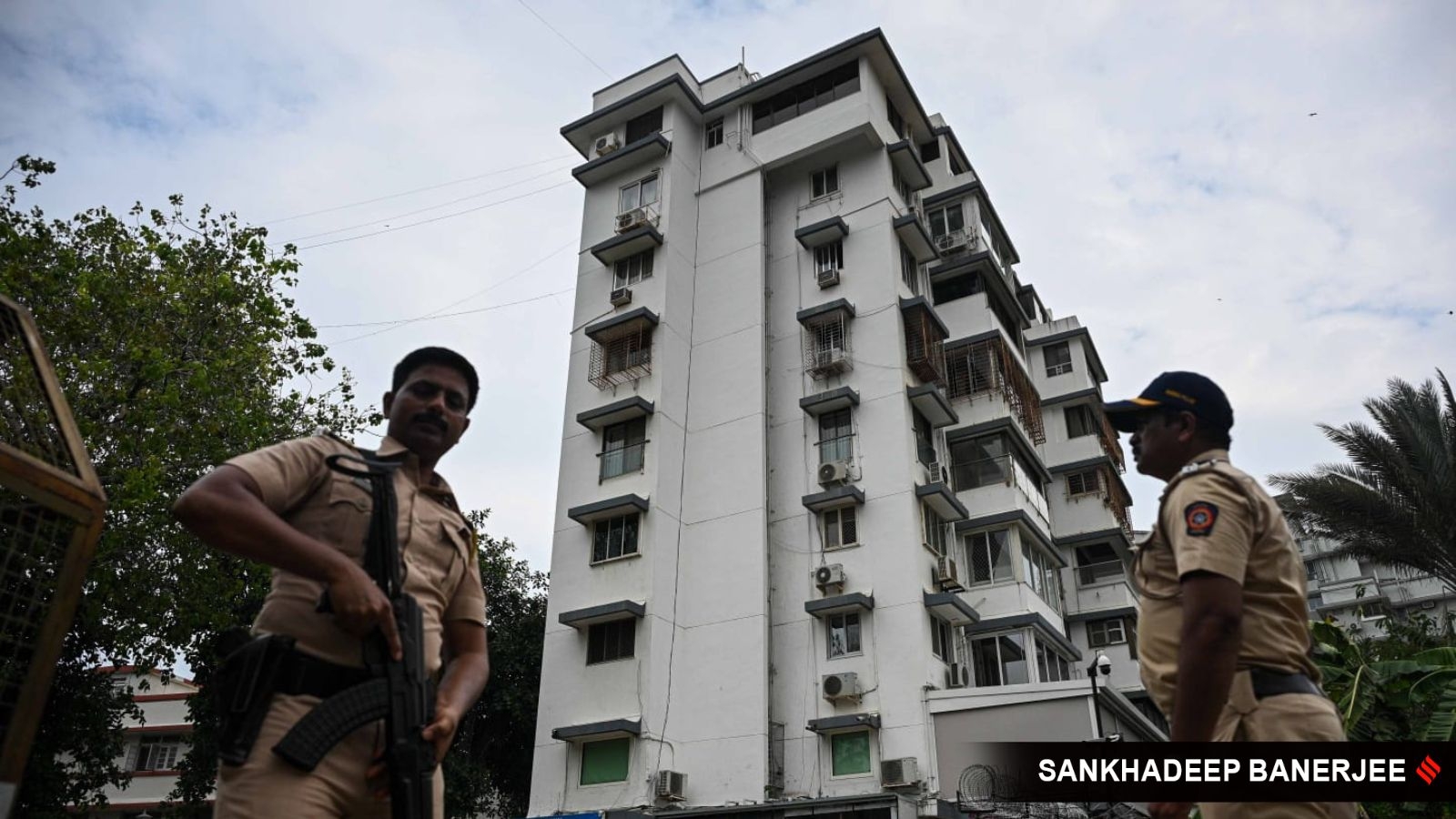 Salman Khan's fan from Chhattisgarh detained for trying to enter actor's Bandra house to meet him