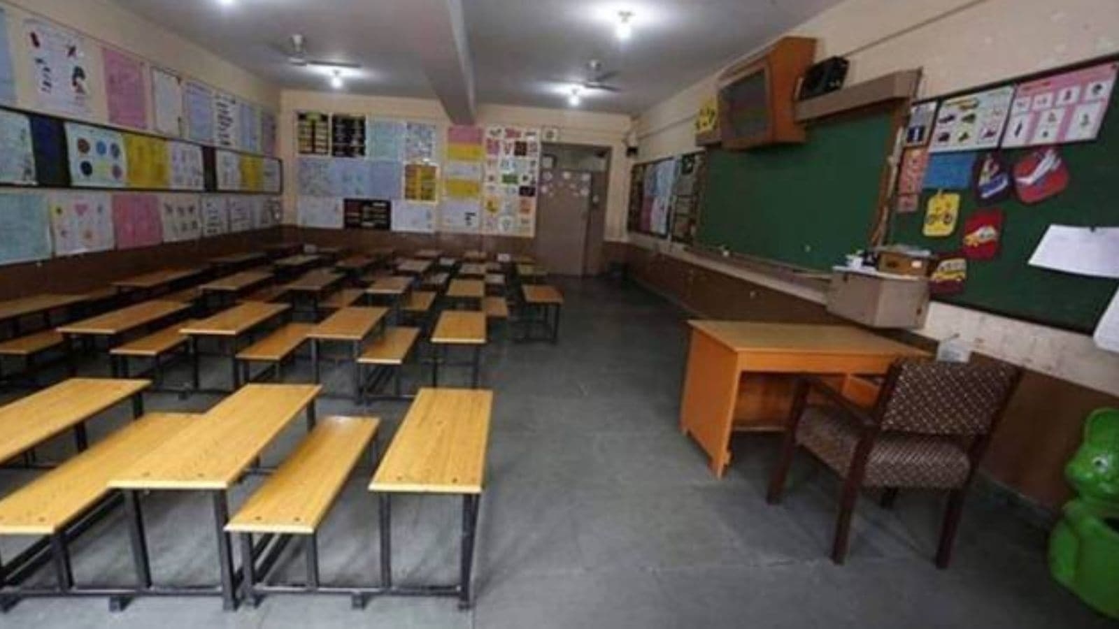 Ahmedabad: Show-cause notice to school for ‘forcing' parents to pay for food, transport