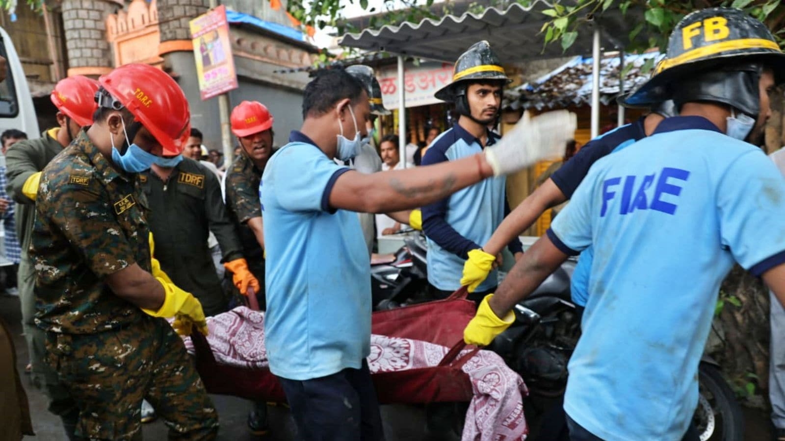 Toddler among 6 killed after concrete slab collapses in Kalyan building; six injured