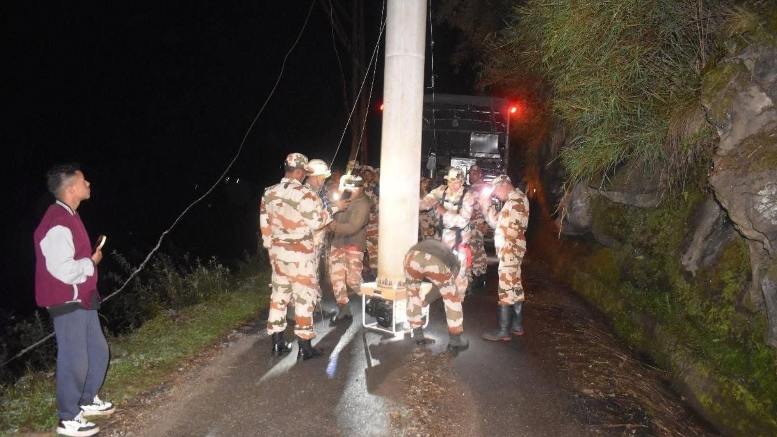 Sikkim: One dead, 8 missing after tourist vehicle plunges 1,000 ft into Teesta river