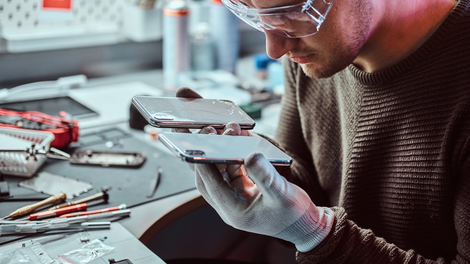 Fear missing out on seeing a new phone? Here's when you should resist upgrading