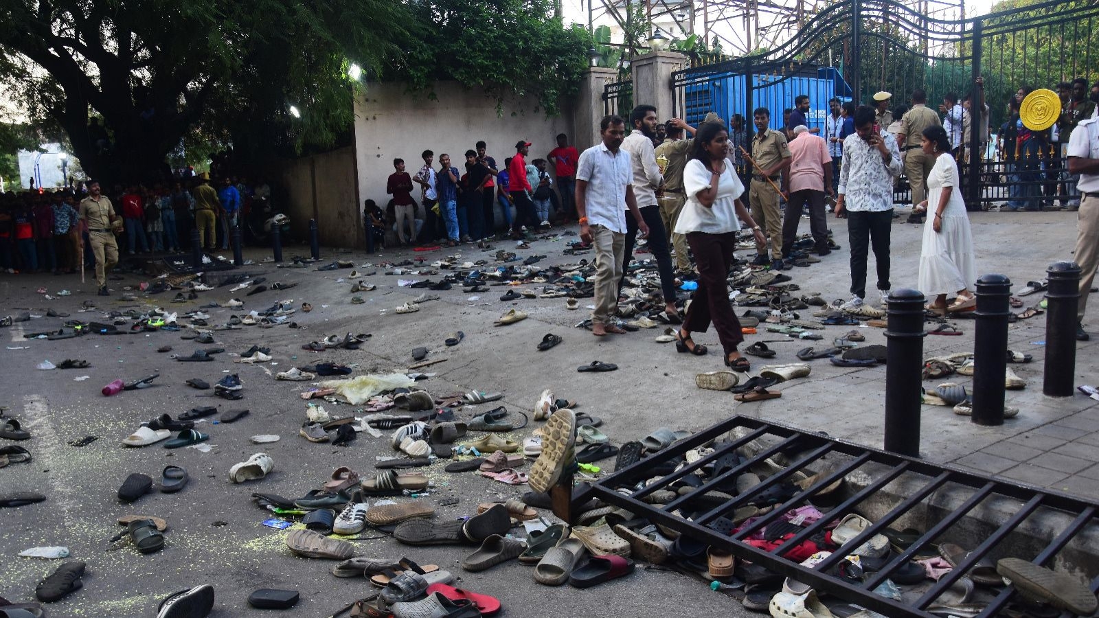 Bengaluru stampede: Karnataka HC takes suo motu cognizance of matter, calls for status report from state govt by next Tuesday