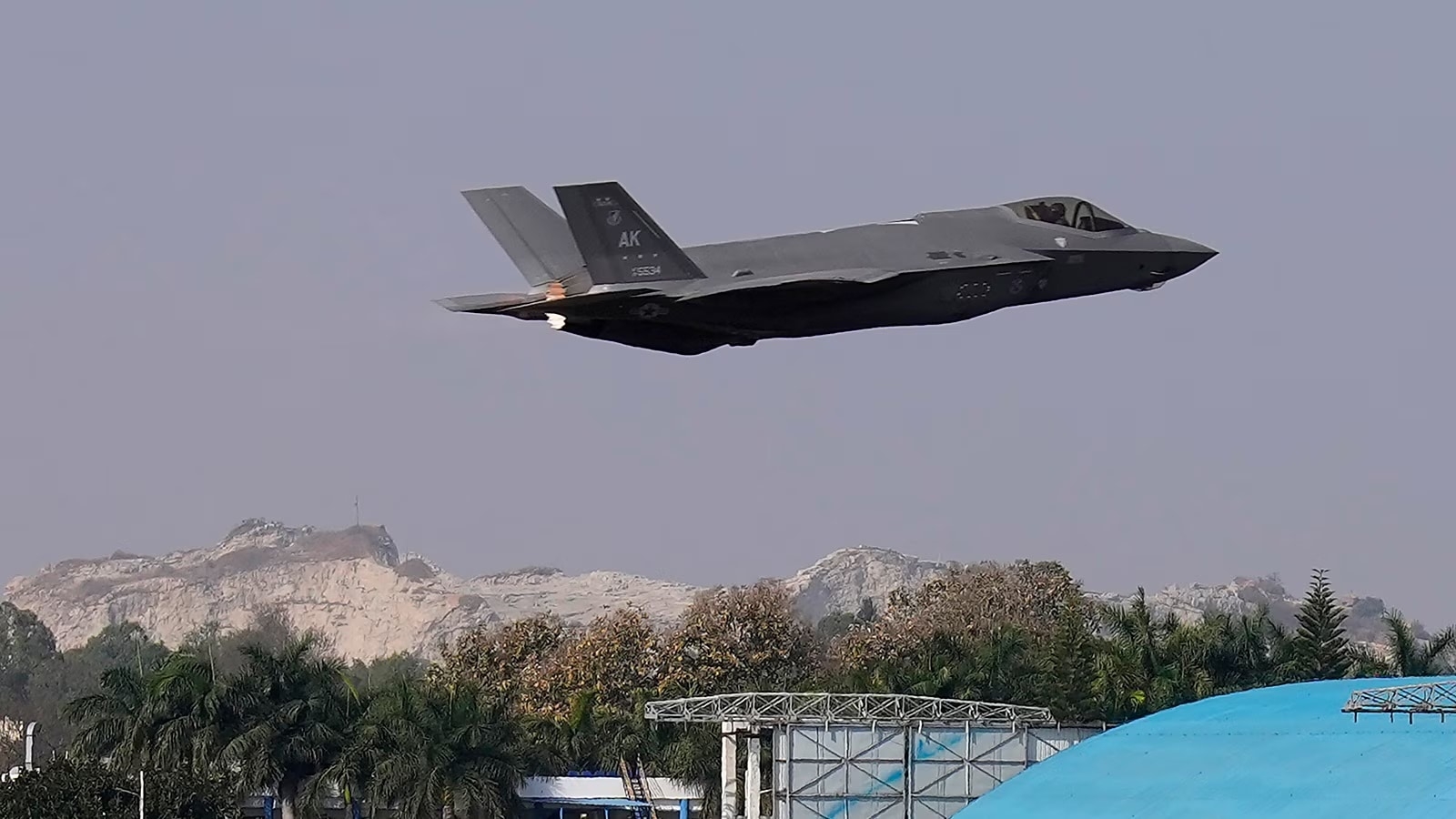 British fighter jet makes emergency landing in Thiruvananthapuram