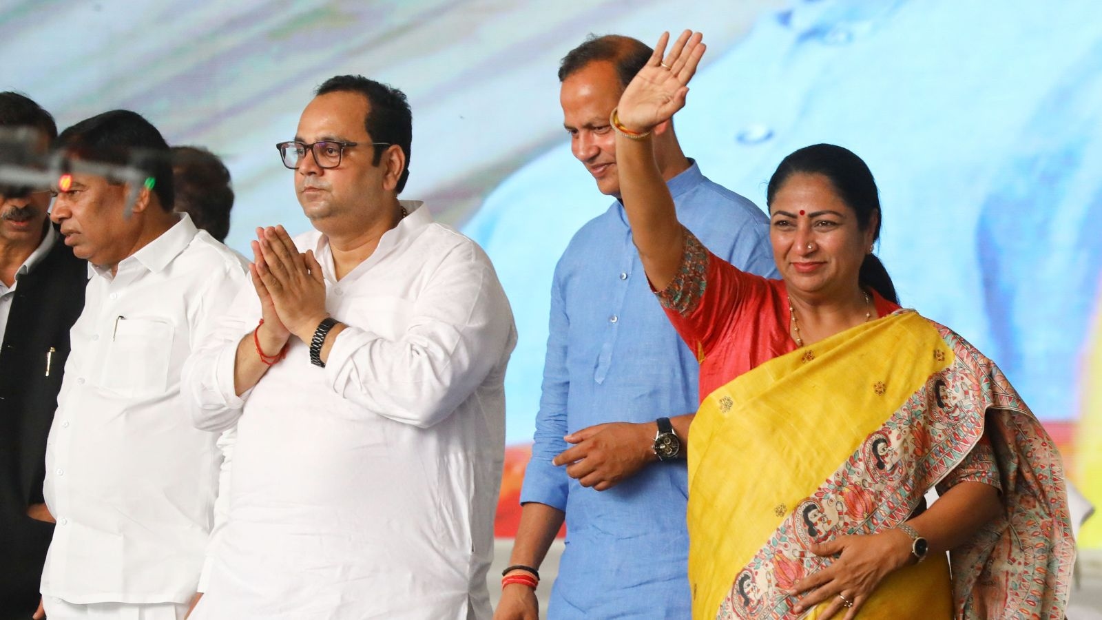 Delhi CM flags off 105 DEVI e-buses; AAP protests vehicle's new ‘saffron' colour over ‘Hindu' sentiments