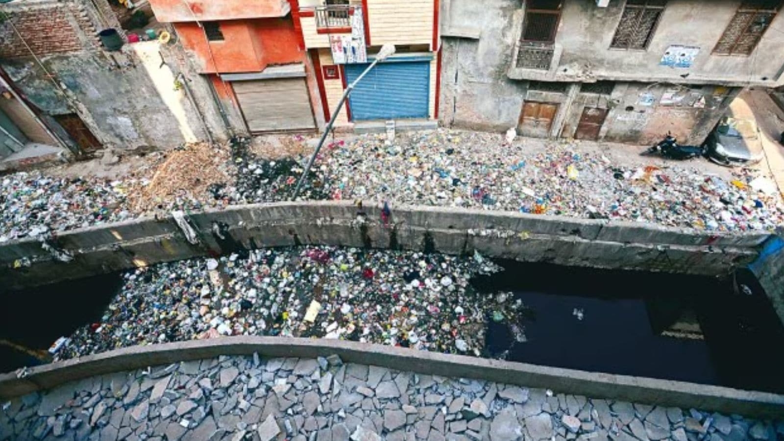 Nearly 1/4th of MCD drains in Delhi are yet to be desilted: Report
