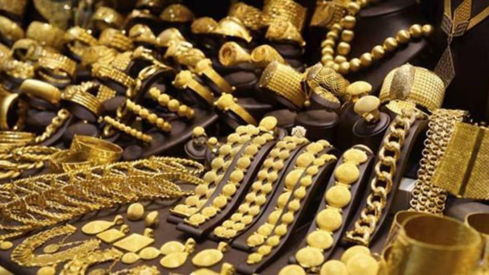 In one of the biggest gold heists in the country, gold worth Rs 52 crore stolen from bank in Karnataka's Vijayapura