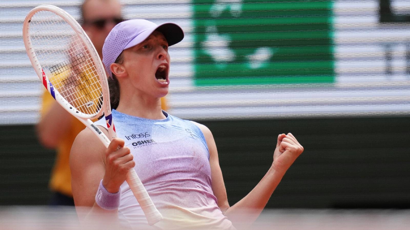 French Open: How Iga Swiatek roared back from a nightmare start to keep her Roland Garros streak alive