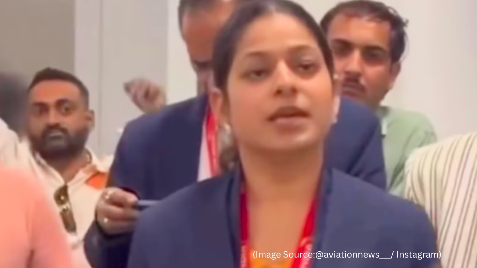 ‘Kya phat gaya?': Flight delay sparks hilarious misunderstanding, leaves internet in splits