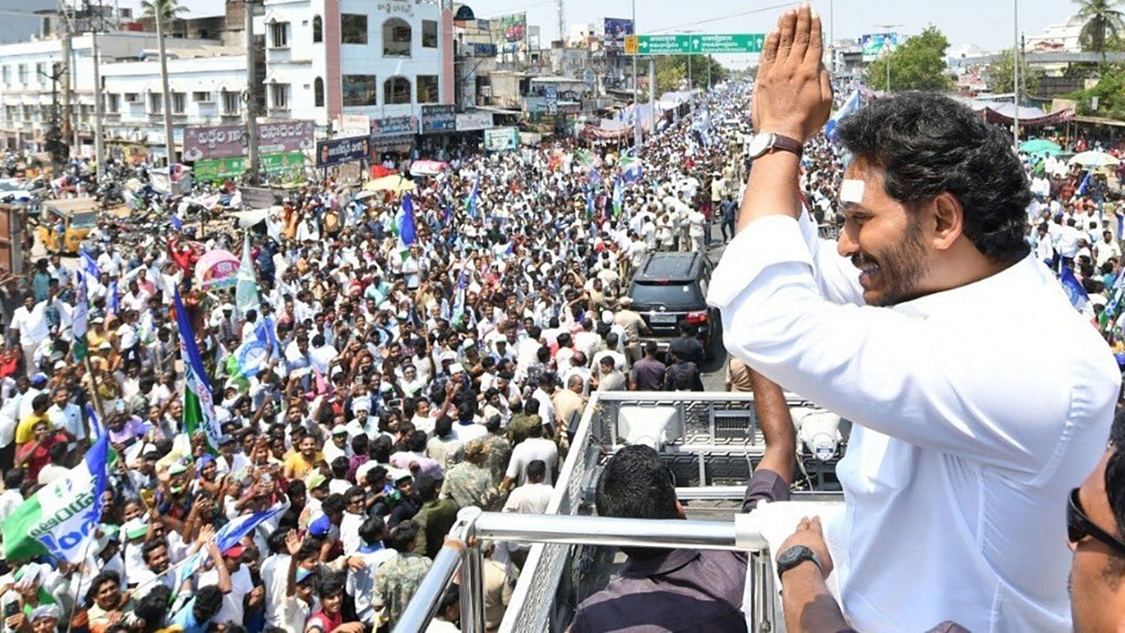 YSRCP supporter ‘run over by Jagan's vehicle' in bid to shower flowers on it, Andhra police begin probe as video goes viral
