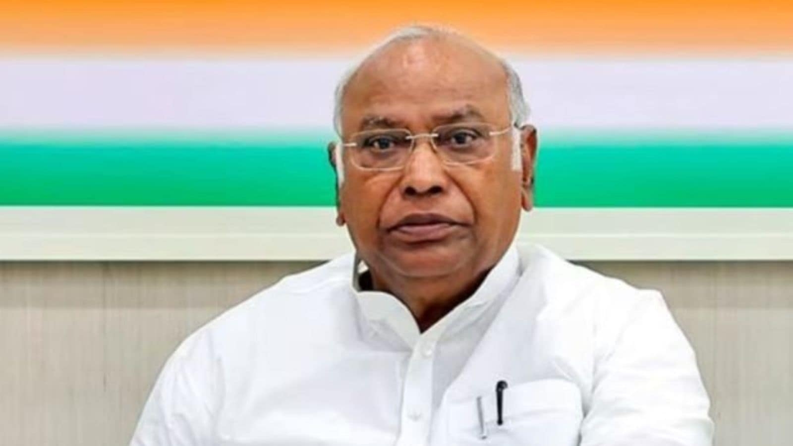 Govt misled nation, must hold special House session to face questions: Congress