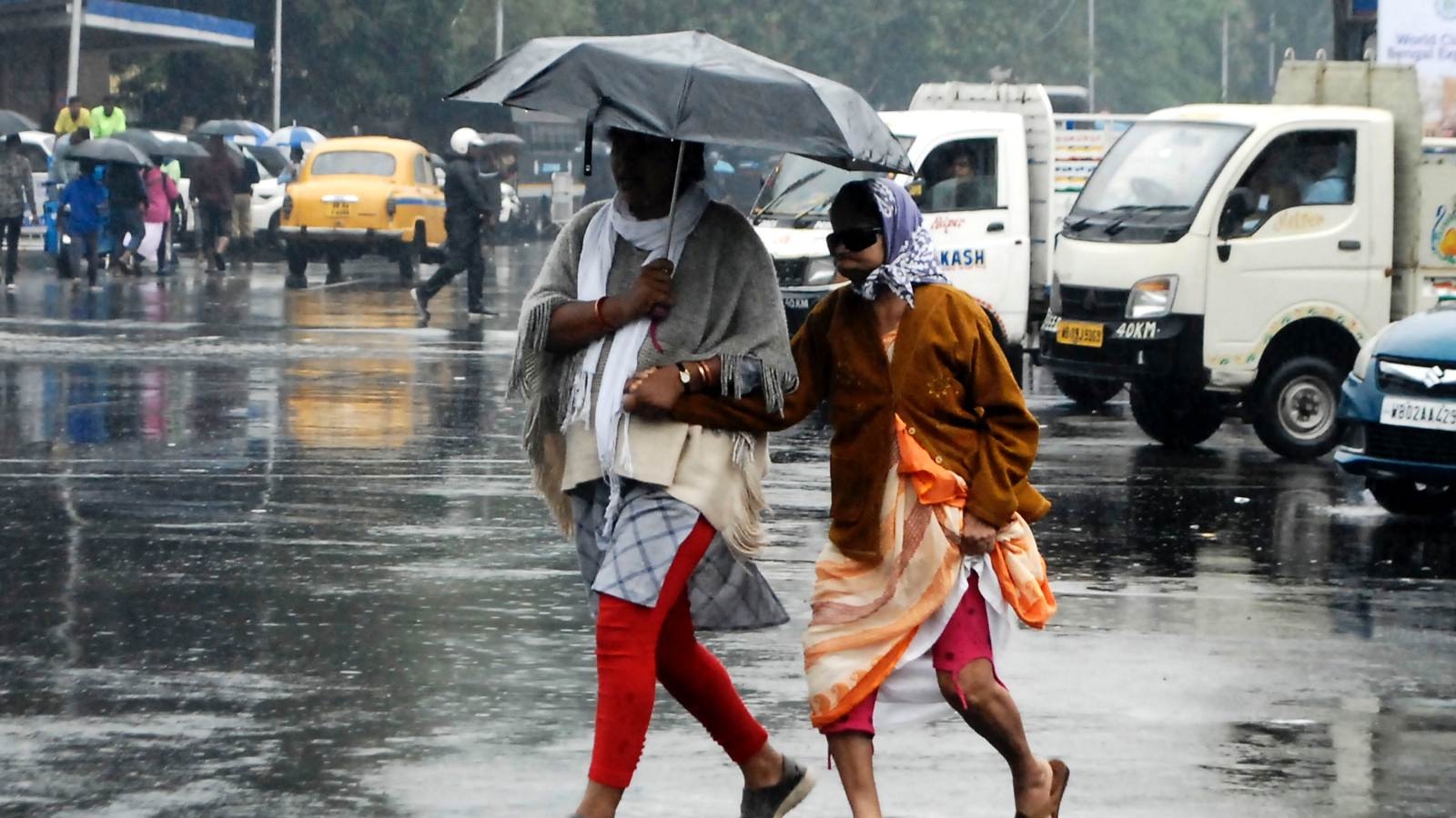 Red alert in most South Bengal districts as monsoon covers state: IMD