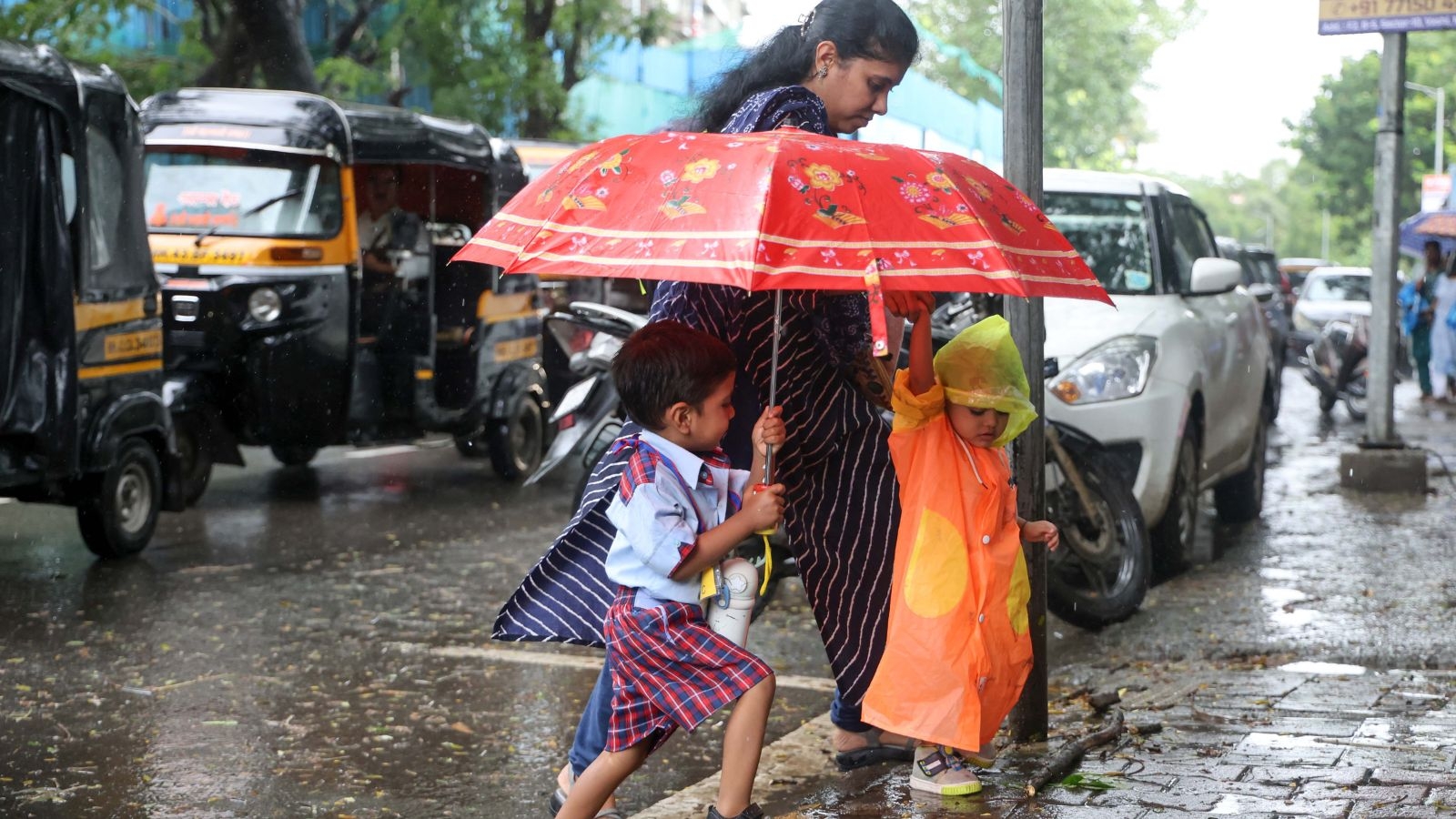 Mumbai under orange alert, several pockets get above 100 mm rainfall