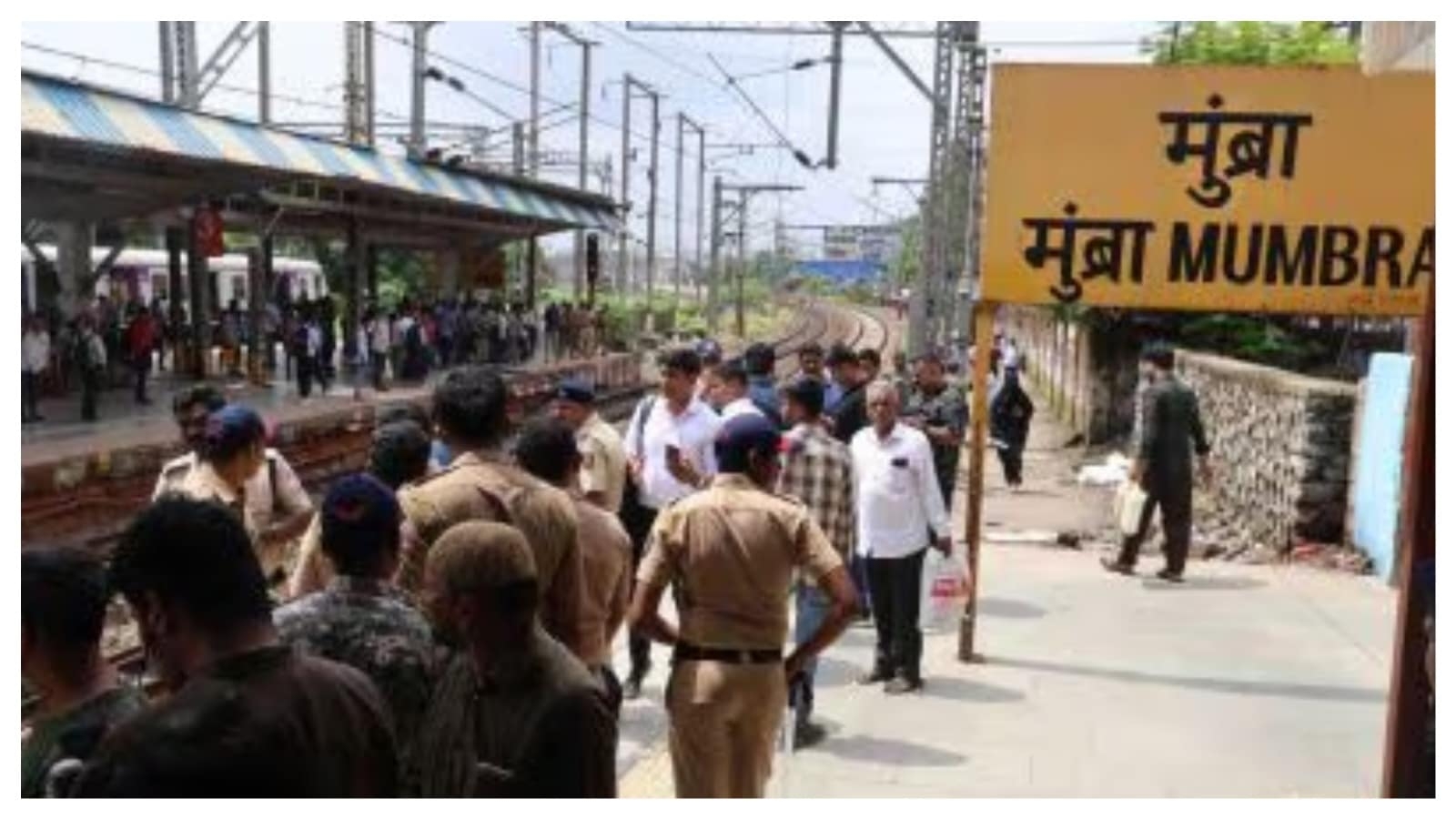 ‘Alarming situation', says HC on 10 deaths per day in Mumbai local train system; suggests use of automatic doors