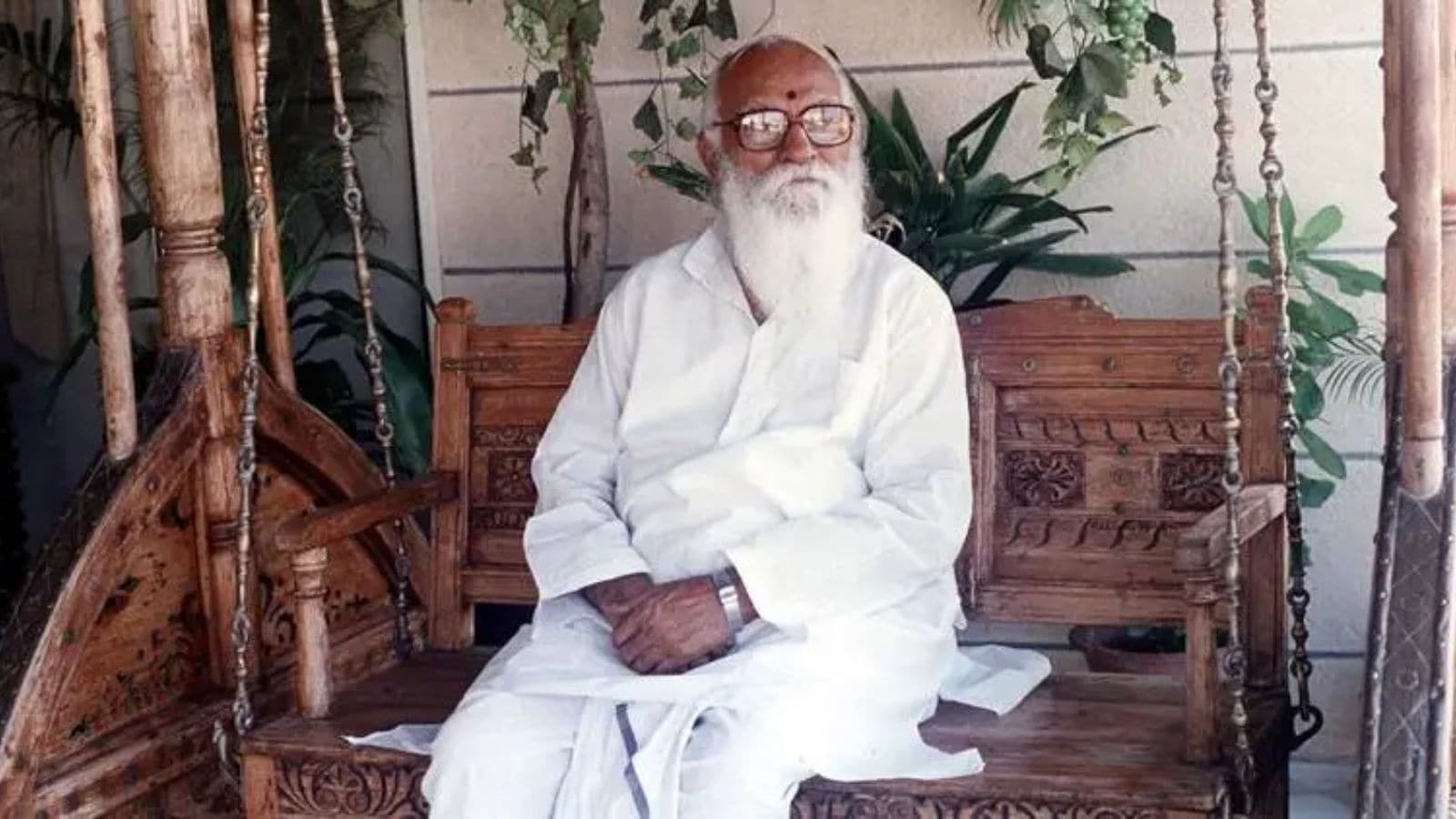 The Jana Sangh face, who stood between JP and police
