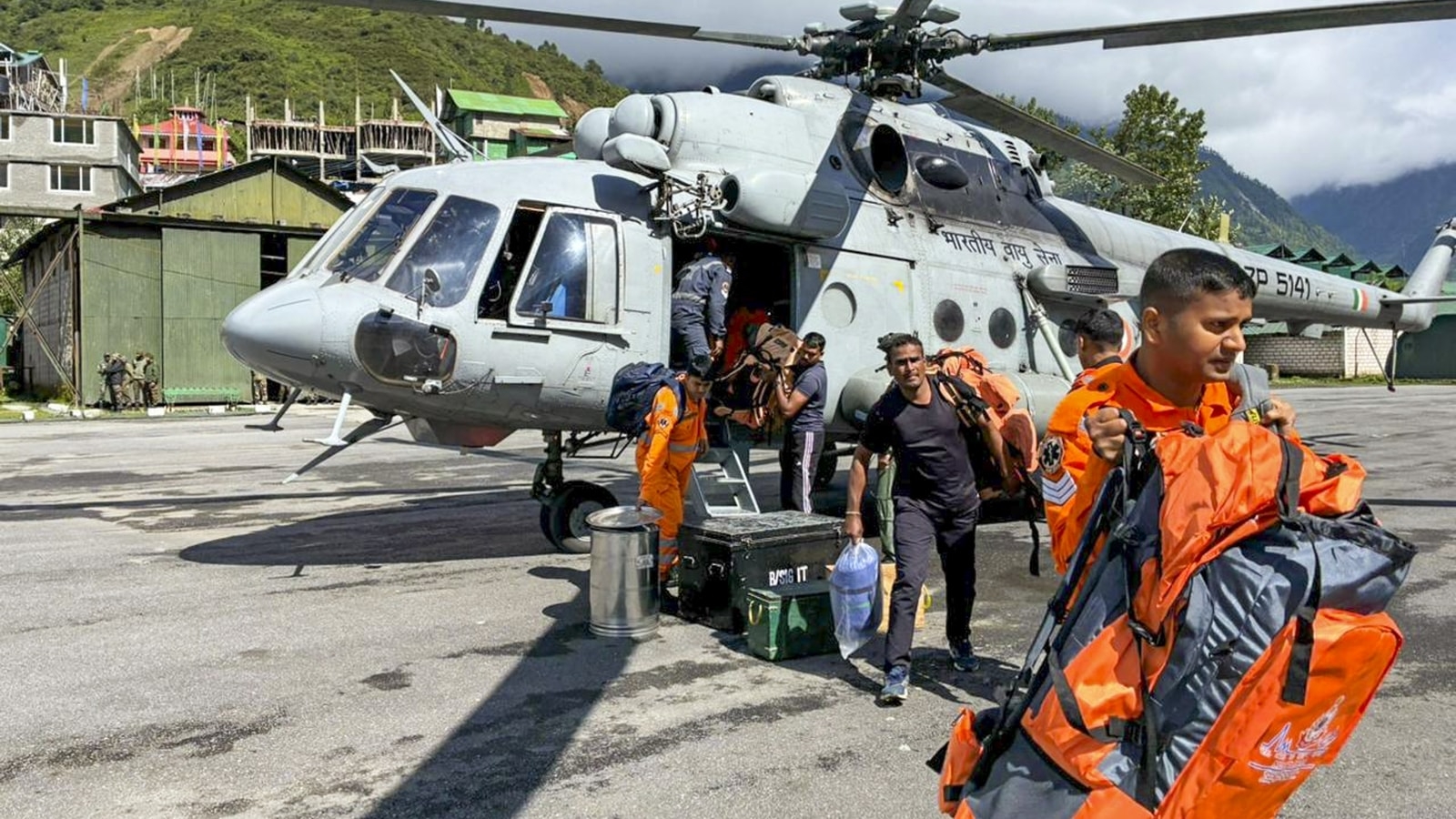 Sikkim lanslide: 63 stranded tourists airlifted in 2 batches, 15 still missing