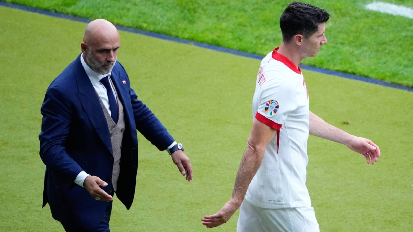 Poland national team coach Michal Probierz resigns after spat with star Robert Lewandowski