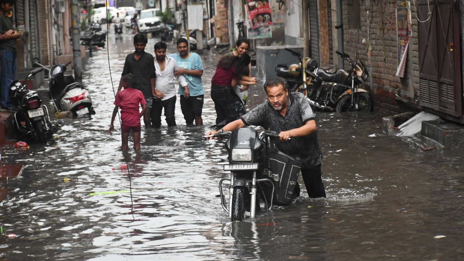 Rain lashes Pathankot as southwest monsoon advances in northern Punjab
