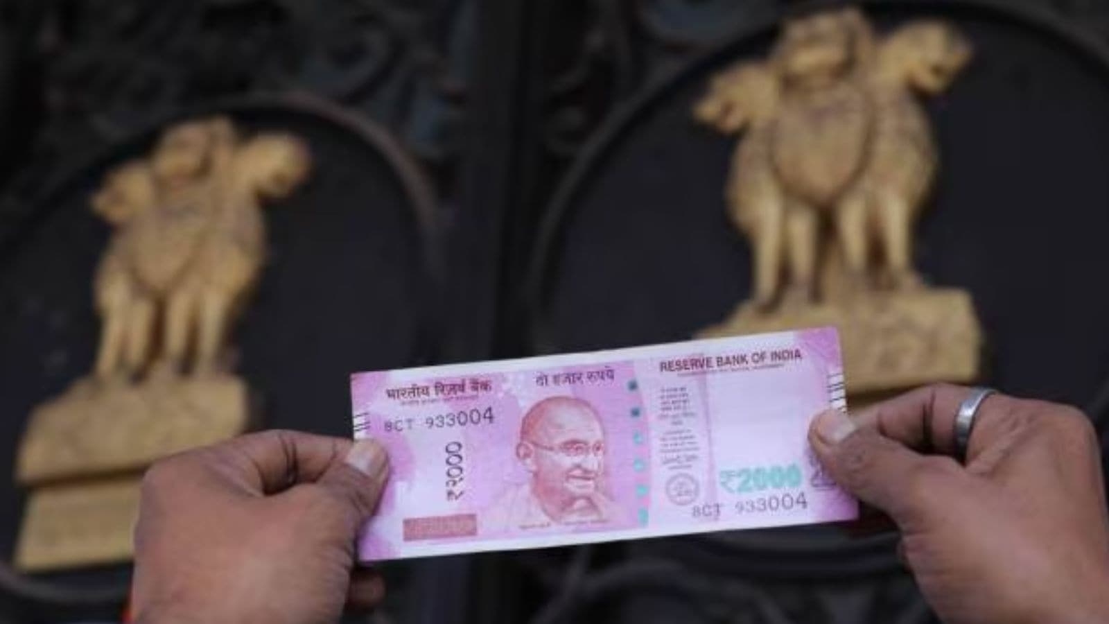 Rs 6,181 crore worth Rs 2,000 notes yet to return to RBI