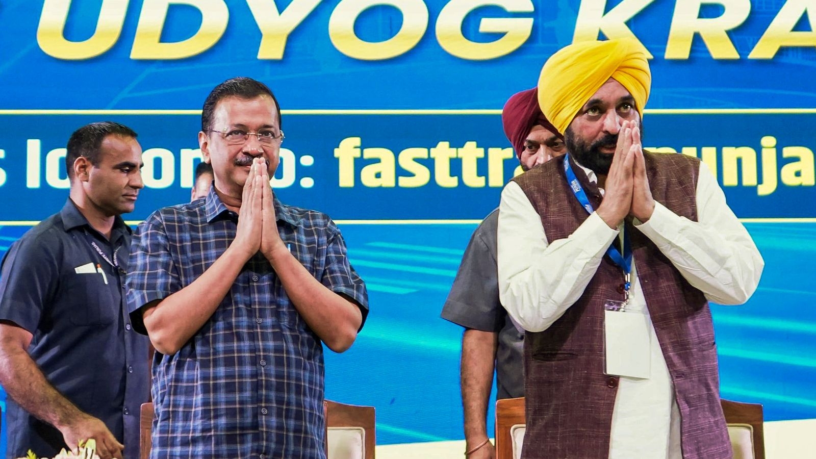 Udyog Kranti: Mann, Kejriwal launch portal for 45-day approval to industry