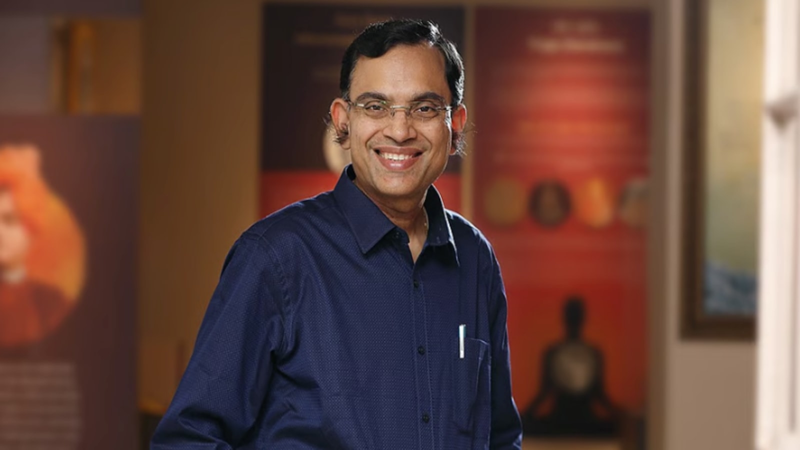 Award-winning prof Dr Suman Chakraborty takes over as IIT-KGP Director