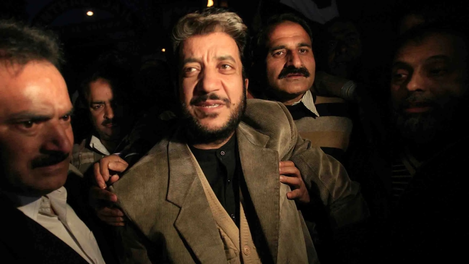 Plea by jailed Separatist leader's daughter unites leaders across Kashmir's political divide