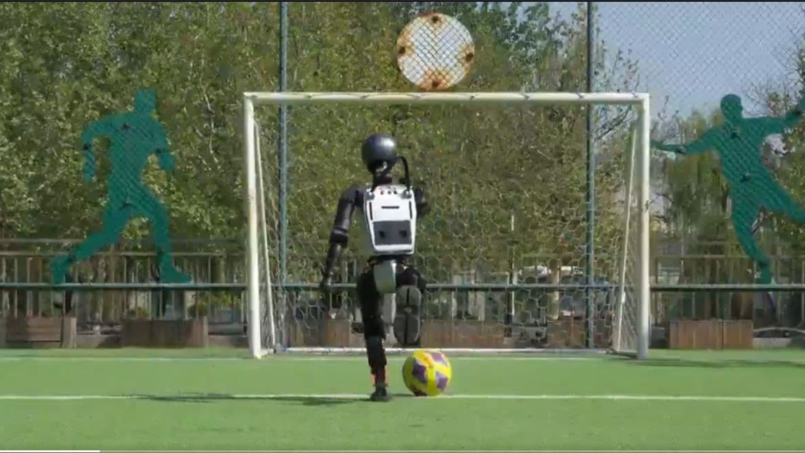 China's humanoid robots generate more soccer excitement than their human counterparts