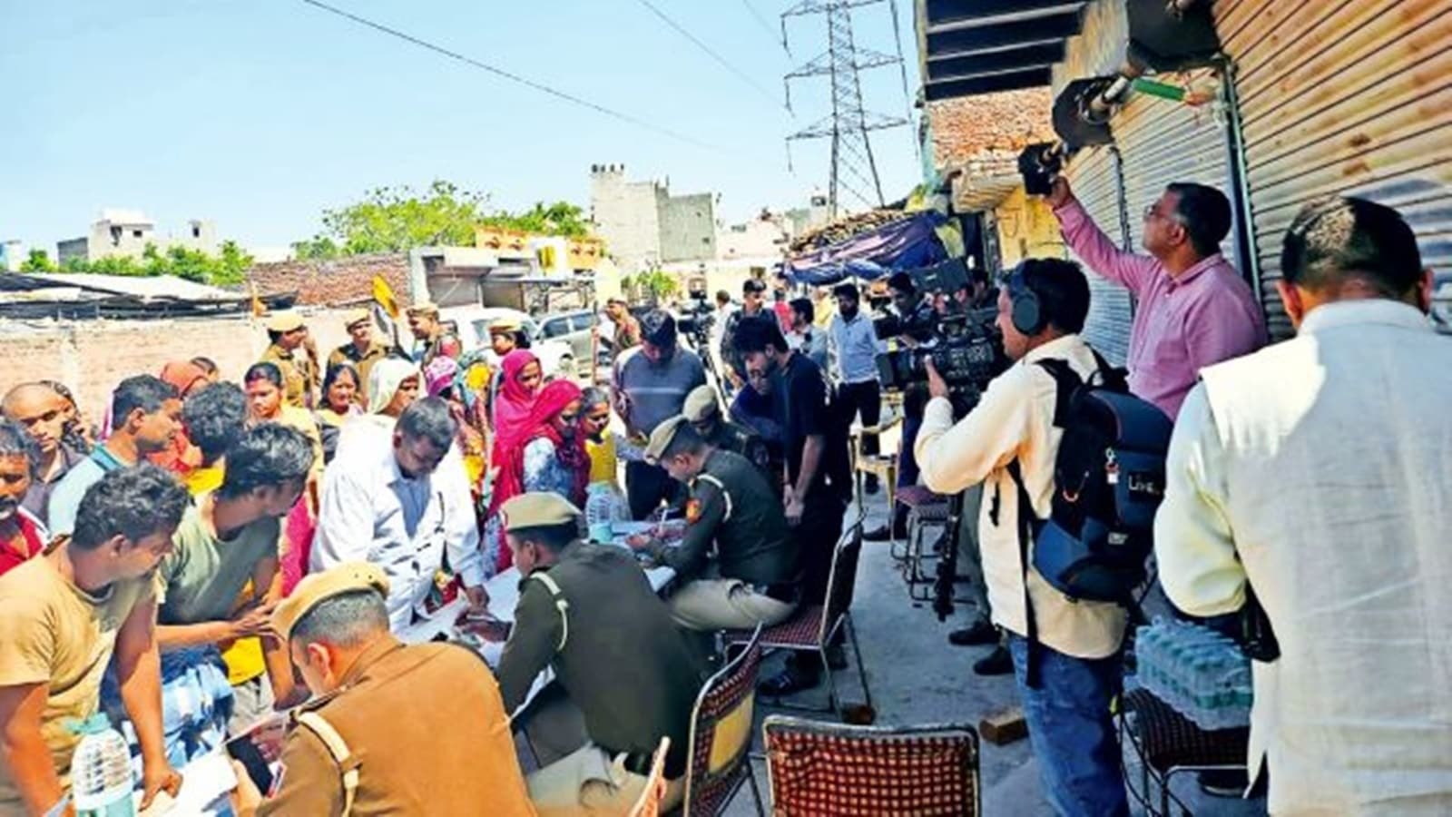 3 illegal immigrants from Bangladesh held from Ahilyanagar construction site; fake Aadhaar, PAN cards seized